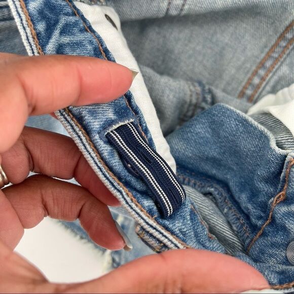 GAP Denim Girl’s High Rise Light Wash Destructed Denim Jean Skirt Size 14 - Picture 11 of 12